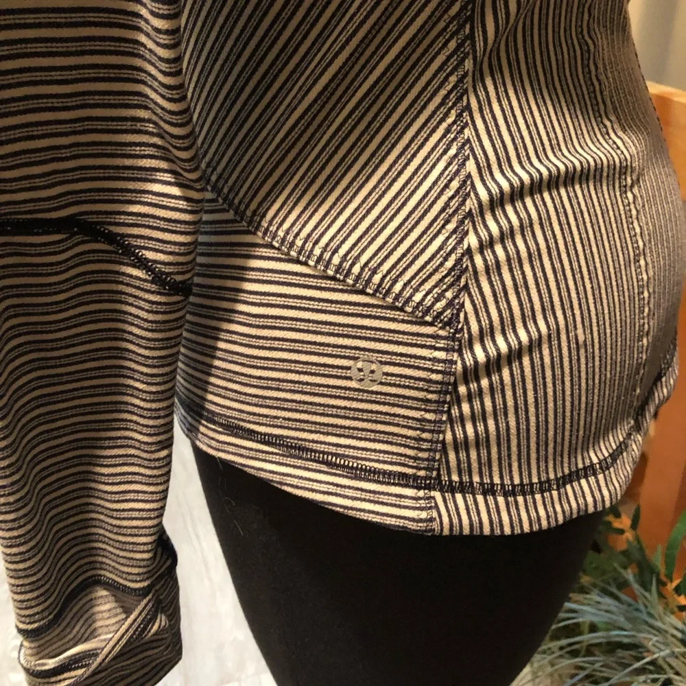 Lululemon jacket - Picture 5 of 5